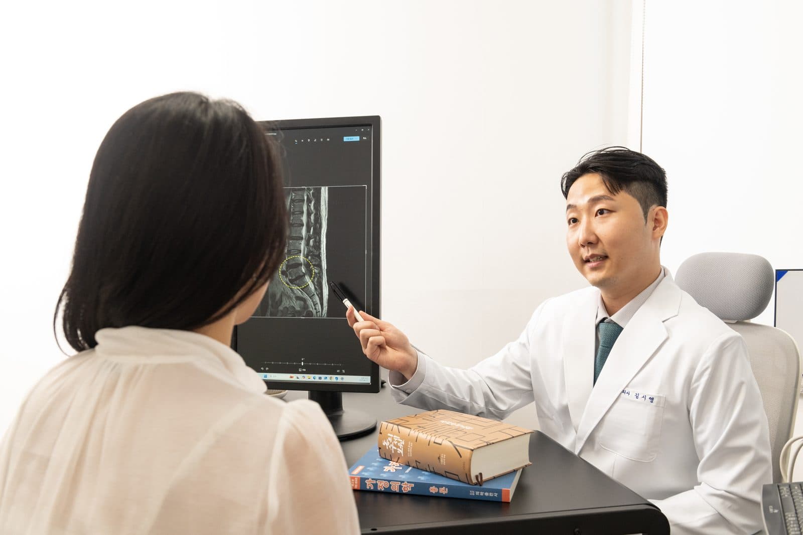 연결한의원 아산탕정점 진료실