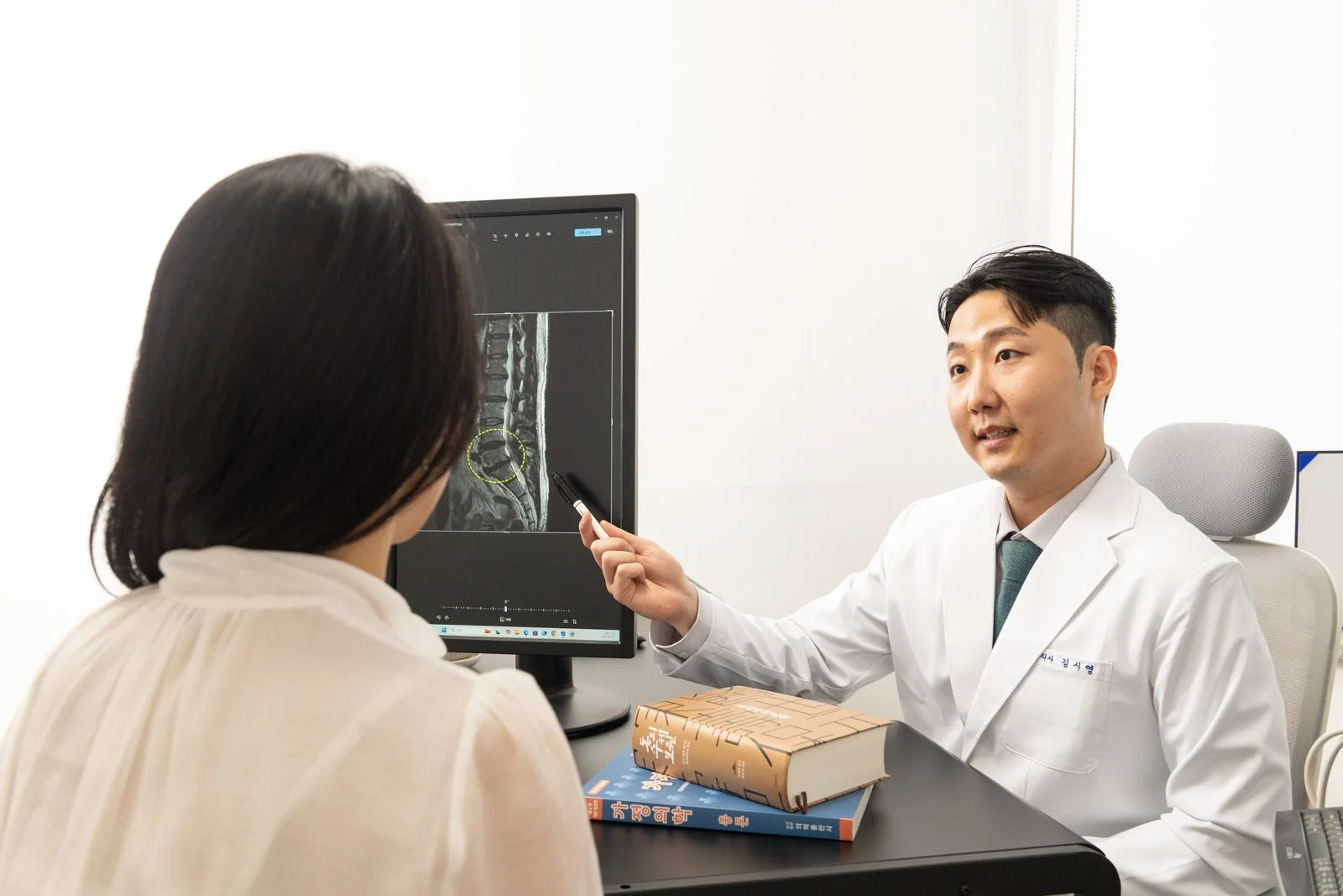 연결한의원 아산탕정 진료실